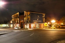 Magunia_at_night-klein.jpg